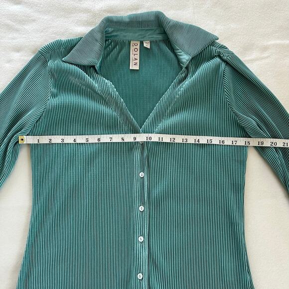 Anthropologie Dolan Accordion Bell Sleeve Hem Button Down 70s Blouse Size XS - Picture 4 of 9